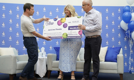 Pareja ganó casi 229 millones de dólares en la lotería Pareja ganó casi 229 millones de dólares en la lotería