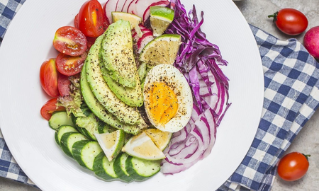 Mitos y verdades sobre el consumo frecuente de ensaladas Mitos y verdades sobre el consumo frecuente de ensaladas