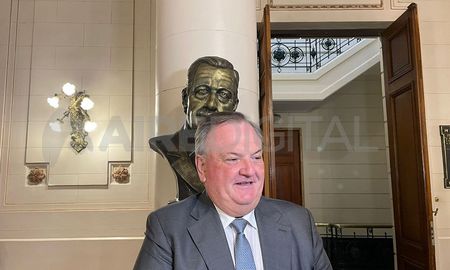 Respecto a los plazos, el senador radical dijo que esperan llegar antes del 30 de noviembre, aunque dejó plantada la duda. “Si vamos a estar con idas, vueltas y chicanas…”.