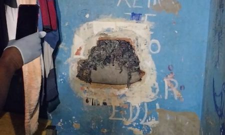 El boquete fue revisado por los peritos abocados a la investigación del hecho. El boquete fue revisado por los peritos abocados a la investigación del hecho.