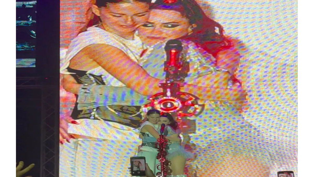 Lali y la China Suárez se reencontraron en Uruguay.