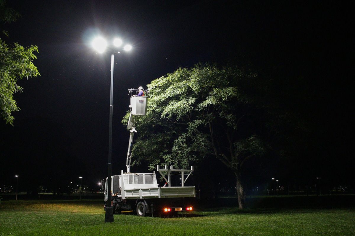 La mayoría de los hechos de robo o vandalismo sobre el alumbrado público se produce en parques y paseos