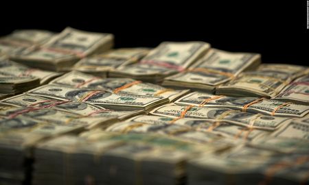 El dinero ilegal del narcotráfico corrompe distintos estratos del Estado. El dinero ilegal del narcotráfico corrompe distintos estratos del Estado.