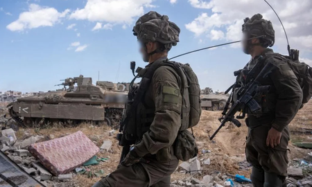 Las fuerzas israelíes dispararon a miles de palestinos en el noroeste de la ciudad de Gaza, donde esperaban camiones con alimentos Las fuerzas israelíes dispararon a miles de palestinos en el noroeste de la ciudad de Gaza, donde esperaban camiones con alimentos
