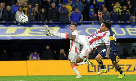 Tarragona metió una patada karateca para darle la ventaja a Unión pero en Boca, Paredes fue clave para empatarlo sobre el final. Tarragona metió una patada karateca para darle la ventaja a Unión pero en Boca, Paredes fue clave para empatarlo sobre el final.