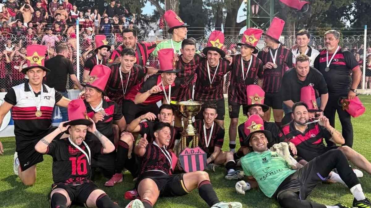 Juventud de Esperanza se consagró campeón de la Liga Esperancina de Fútbol. Foto: Instagram AD Juventud.