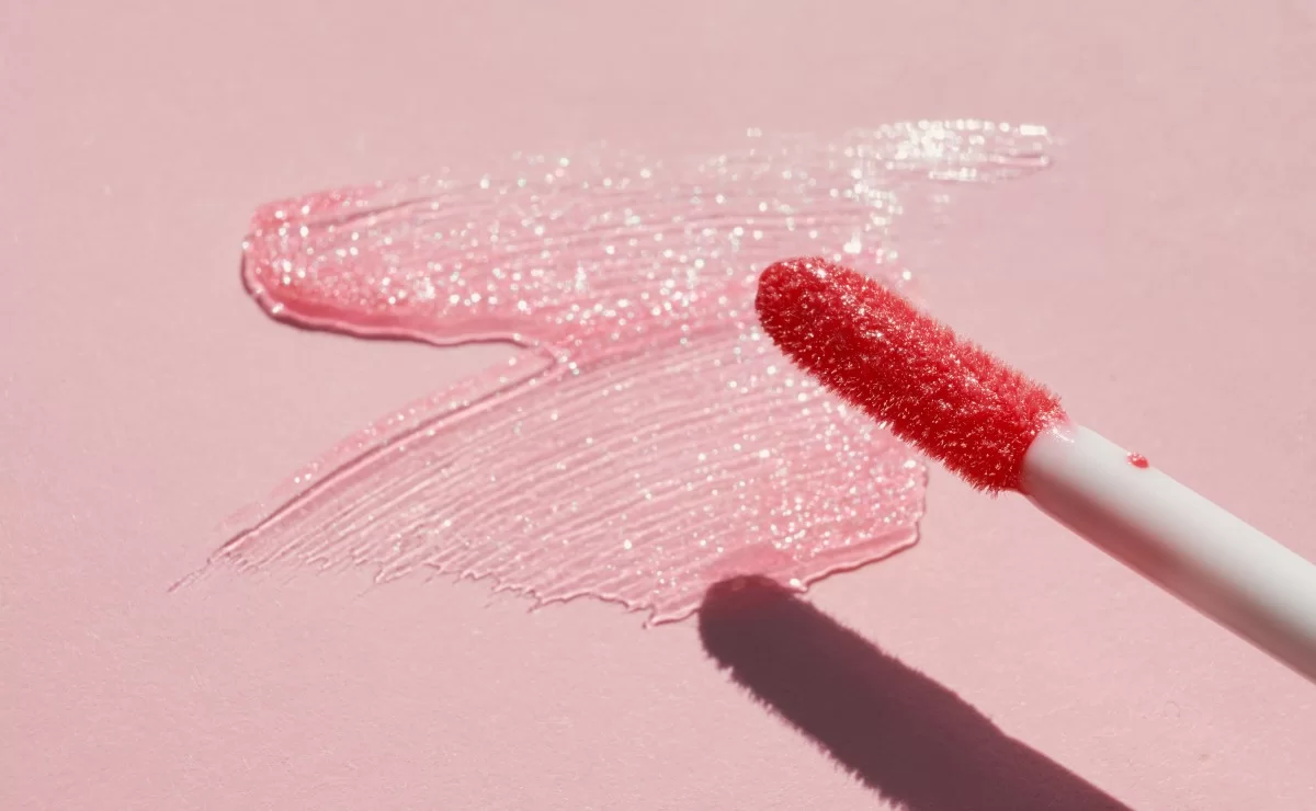 El estilo coquette apunta a acabados brillosos y frescos: el gloss es un gran aliado. El estilo coquette apunta a acabados brillosos y frescos: el gloss es un gran aliado.