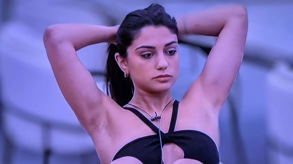 Rosina, en el ojo del huracán. Rosina, en el ojo del huracán.