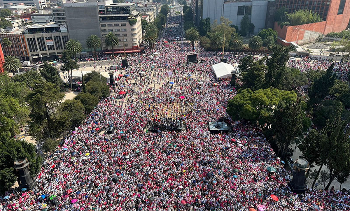 Los manifestantes se reunieron en el céntrico Paseo de la Reforma para rechazar la iniciativa.