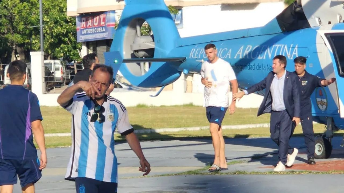 El Dibu Martínez visitó un hospital antes de llegar a Mar del Plata.
