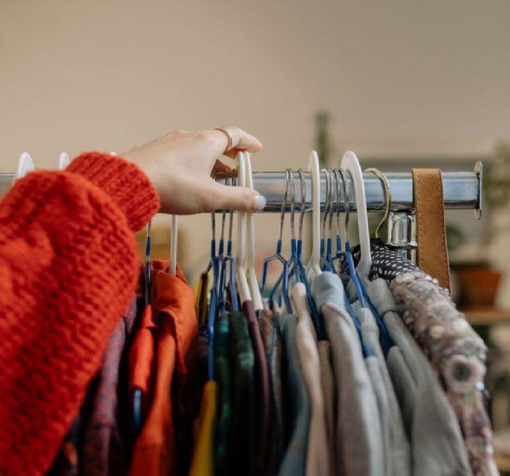 Existen plataformas para vender la ropa que ya no usas