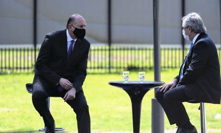 En medio de la crisis del Gobierno nacional, en la Casa Gris todos están en silencio y apuestan a esperar. En medio de la crisis del Gobierno nacional, en la Casa Gris todos están en silencio y apuestan a esperar.