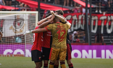 Colón venció por 1-0 a Atlético Tucumán por la fecha 11 de la Copa de la Liga. Colón venció por 1-0 a Atlético Tucumán por la fecha 11 de la Copa de la Liga.