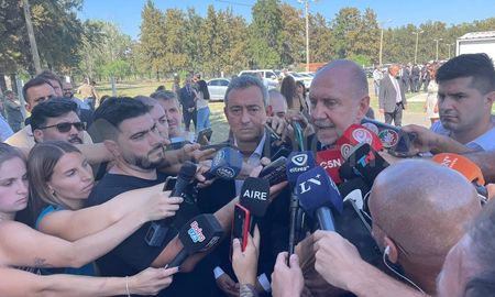 Omar Perotti habló luego de la presentación de los efectivos federales llegados a Rosario. Omar Perotti habló luego de la presentación de los efectivos federales llegados a Rosario.