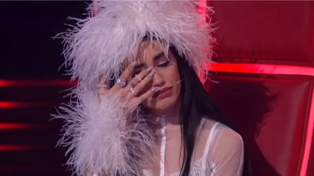 Lali Espósito emocionada durante una de las presentaciones en La Voz Argentina.