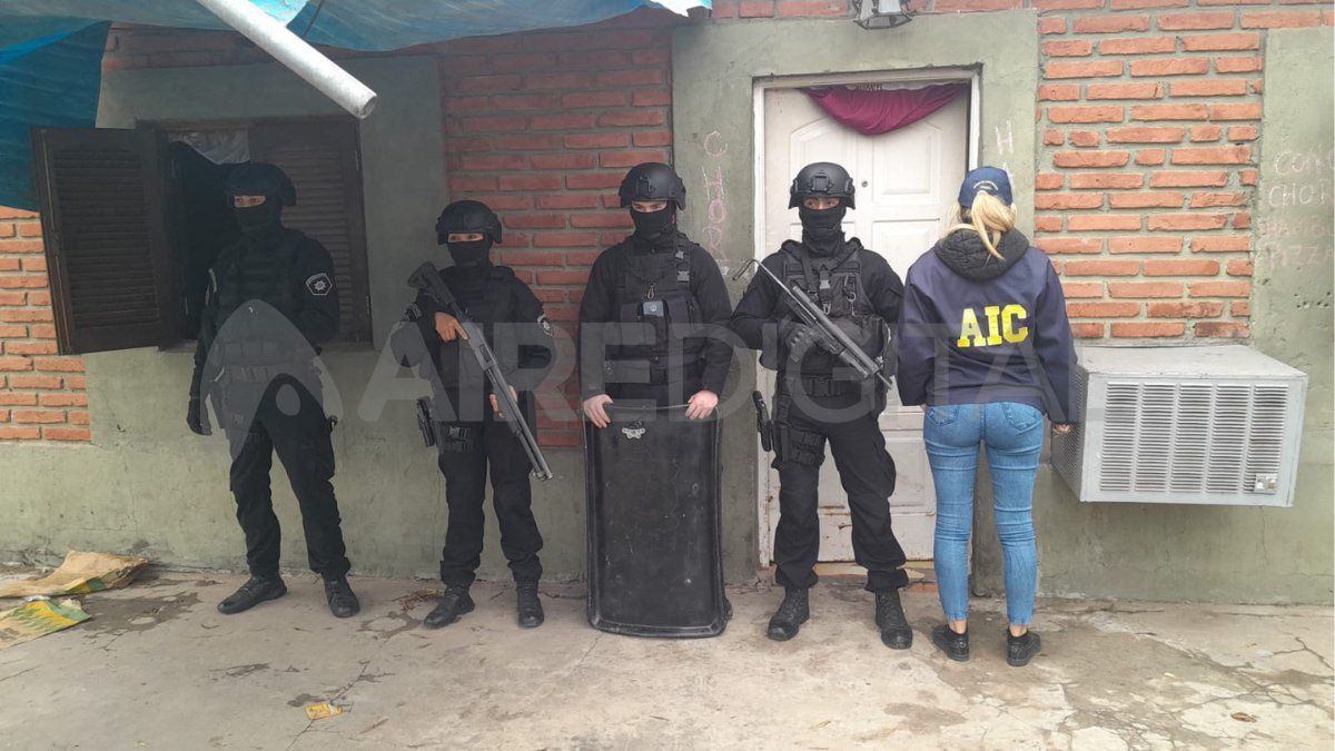 La policía realizó cuatro allanamientos en el marco de la causa