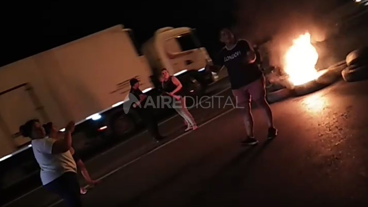 Vecinos de La Guardia cortan la Ruta Provincial N&deg;1 por el traslado de los presos a la zona