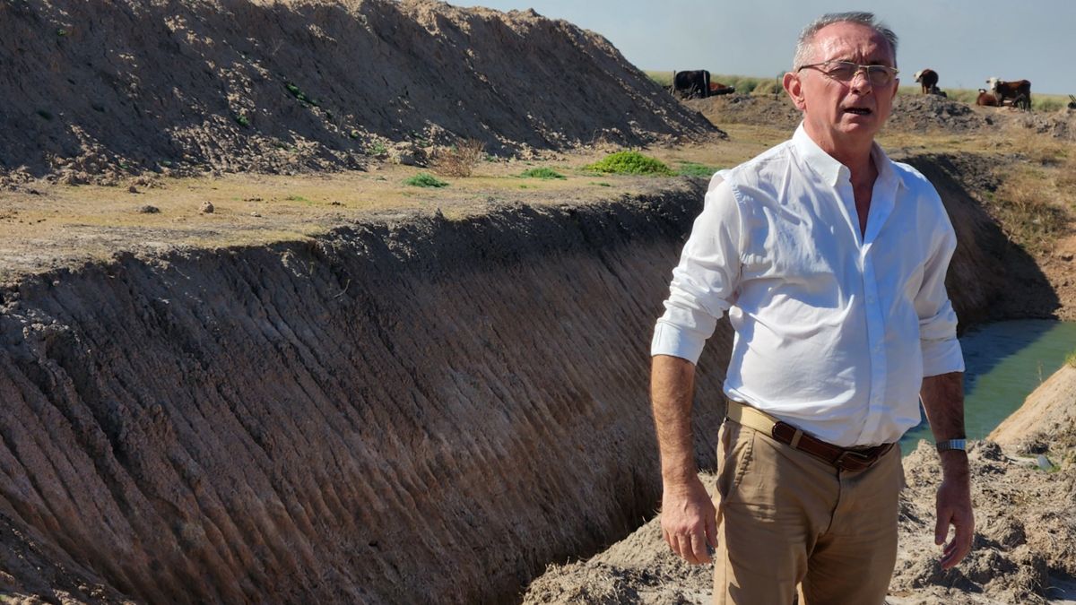  Daniel Costamagna, ministro de Producción, Ciencia y Tecnología. Daniel Costamagna, ministro de Producción, Ciencia y Tecnología.