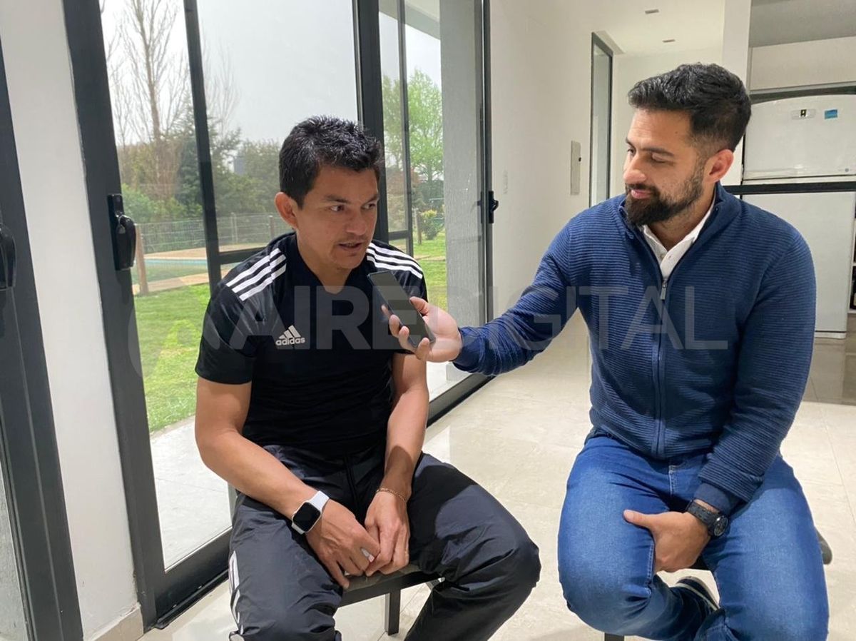 Pulga Rodríguez recibió en su casa al periodista de AIRE Adriel Driussi y no dejarom tema sin tocar.