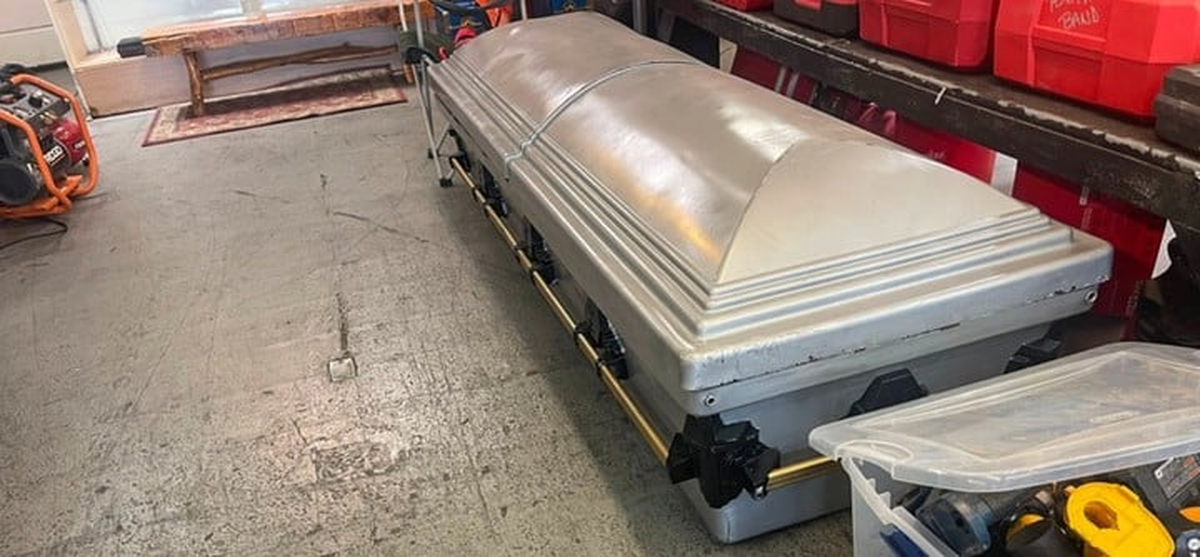 El ataúd se puede adquirir a cambio de 499 dólares (Austin Kellerman - NYP).