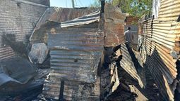 altText(Incendio en una vivienda de Villa Hipódromo: una familia perdió todo y piden ayuda para sus tres hijos)}