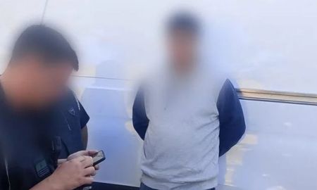 Estaba prófugo por estafa, fue a un partido de la Liga Profesional y quedó detenido: Tenía pedido de captura Estaba prófugo por estafa, fue a un partido de la Liga Profesional y quedó detenido: Tenía pedido de captura