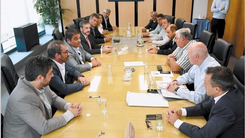 Trabajo consolida paritarias de 15%: firmó Luz y Fuerza y la próxima será la Uocra