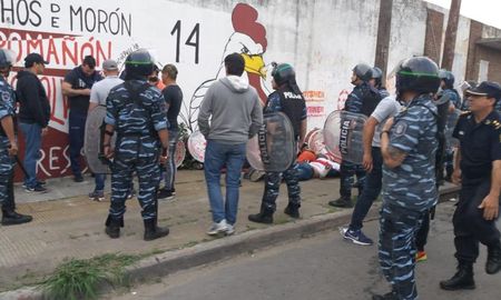 Fuerte operativo de seguridad para Lanús vs Vélez en Copa Argentina: la mitad que en un Boca vs River Fuerte operativo de seguridad para Lanús vs Vélez en Copa Argentina: la mitad que en un Boca vs River