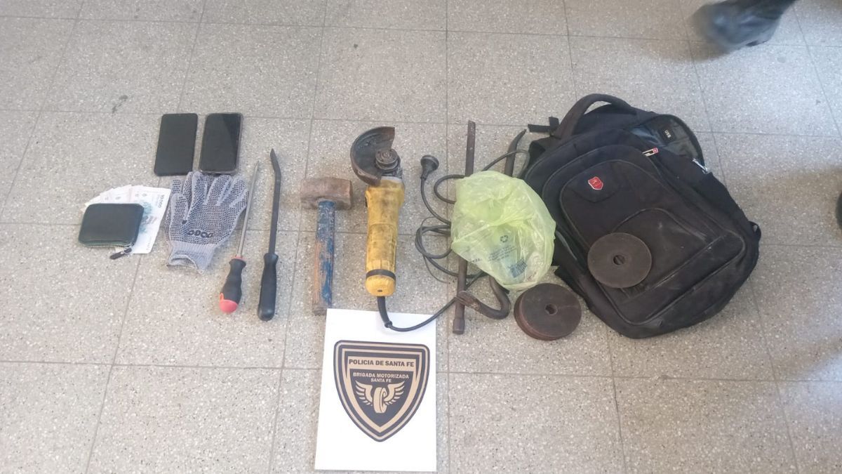 Los agentes policiales secuestraron barretas