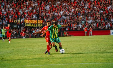 Colón y Aldosivi igualan en un partido parejo. Colón y Aldosivi igualan en un partido parejo.