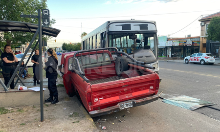 Los ocupantes de la camioneta escaparon del hospital Cullen antes de recibir atención médica. Los ocupantes de la camioneta escaparon del hospital Cullen antes de recibir atención médica.