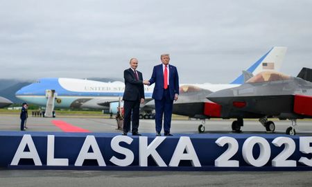 Vladímir Putin junto a Donald Trump en la cumbre de Alaska. Vladímir Putin junto a Donald Trump en la cumbre de Alaska.