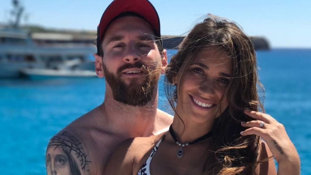 messi antonela.jpg