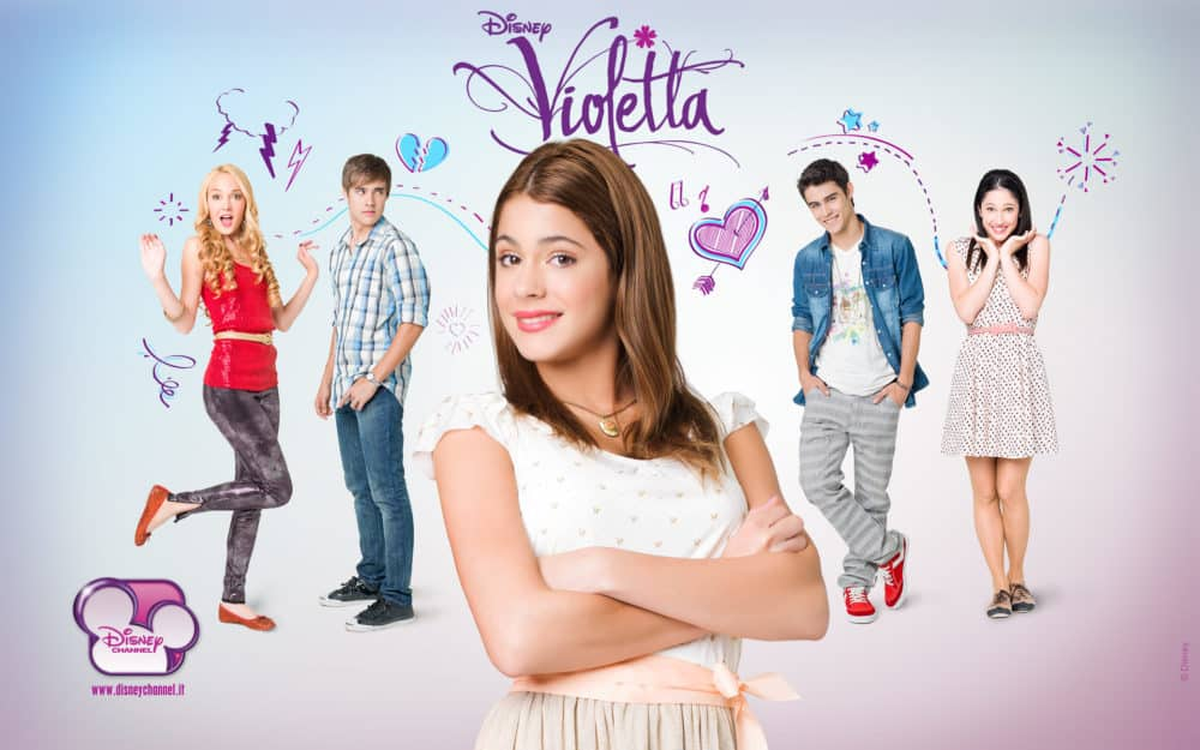 Tini Stoessel en Violetta. Tini Stoessel en Violetta.