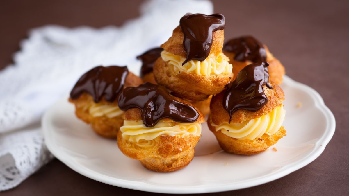 La receta rápida y sencilla para preparar profiteroles de crema.