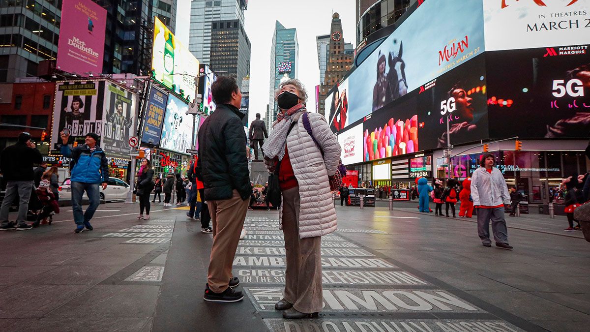 Nueva York decretó cuarentena obligatoria de 14 días a los turistas de Latinoamérica.