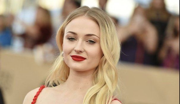 El topless de Sophie Turner en las playas de Ibiza