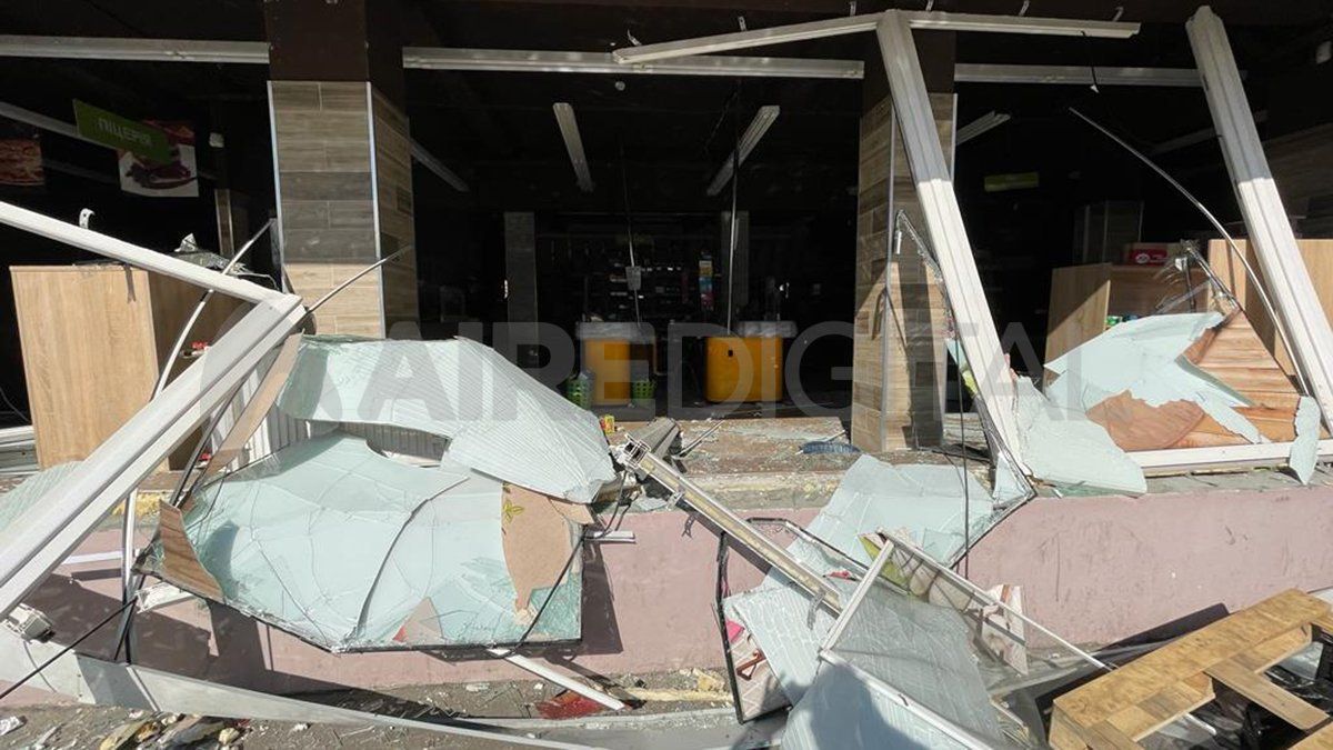 Un misil cayó donde había una pequeña plazoleta para que jueguen los niños de un complejo de edificios modestos en Kiev.