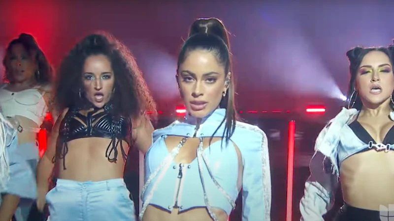 Por qué María Becerra y Tini Stoessel no cantaron juntas en los Premios Juventud 2021.