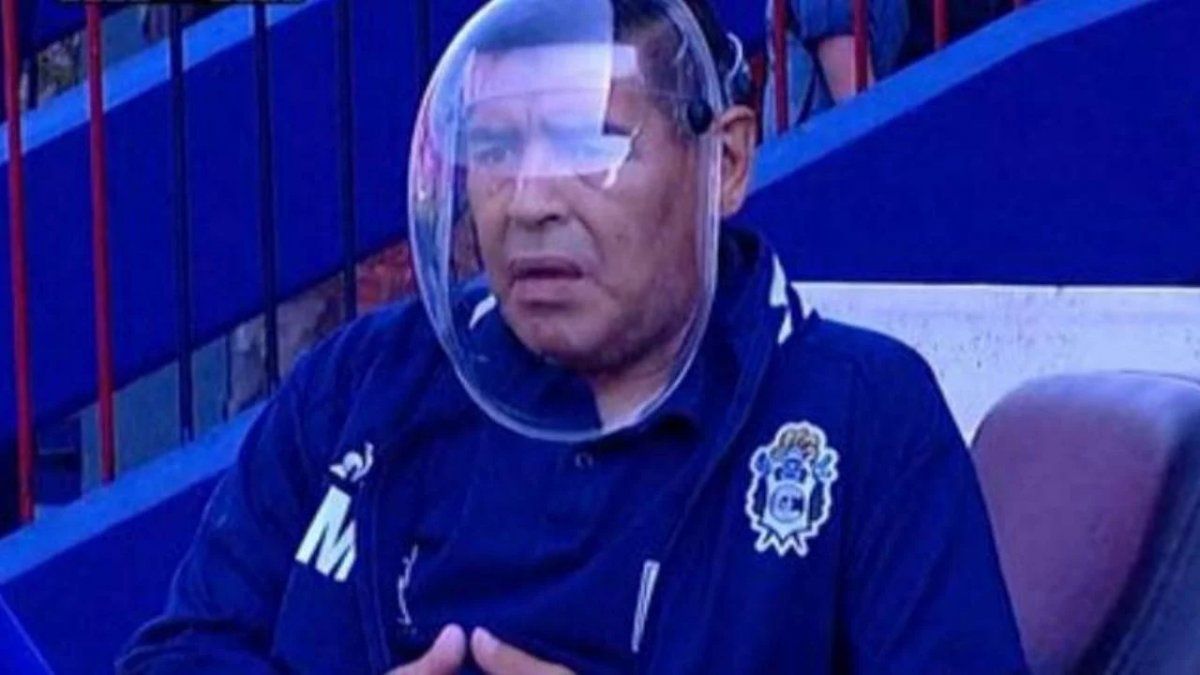 El fuerte disgusto que habría sufrido Diego Maradona en la clínica dónde está internado