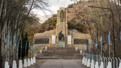Escapada a un rincón poco conocido de Mendoza que combina historia y paisajes únicos