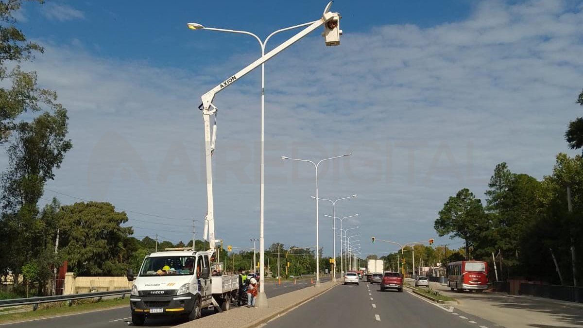 En la última semana se finalizó con la reparación de 122 luminarias sobre las 372 que componen el sistema de iluminación de la Ruta Provincial N°1.