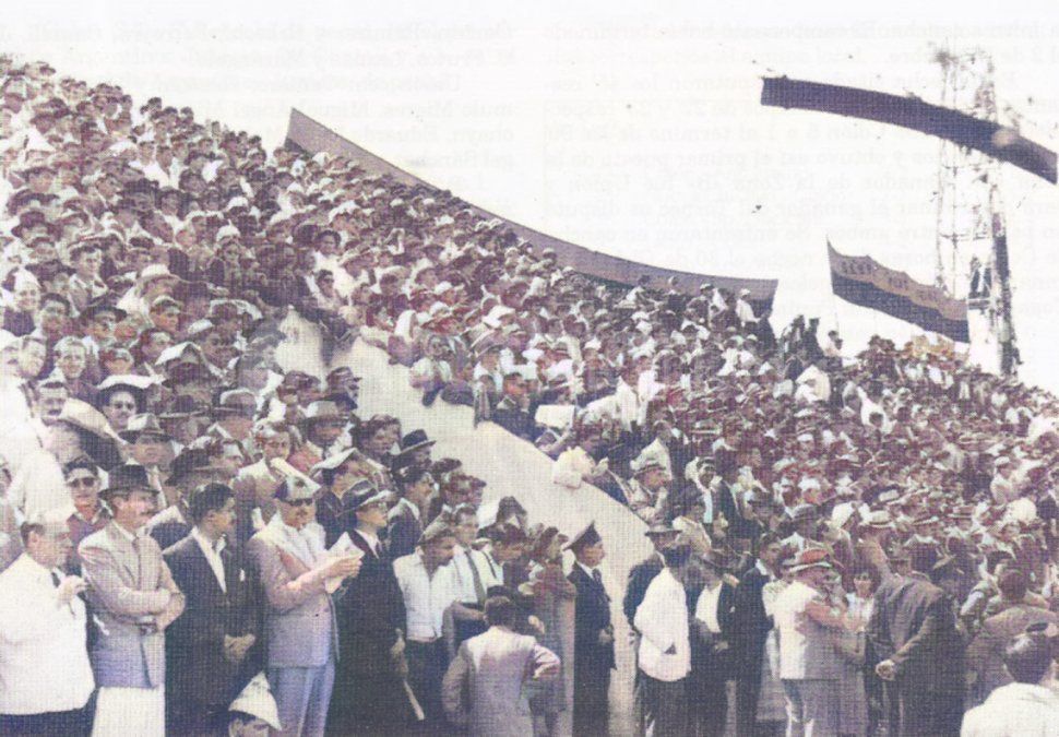 Postal del Estadio de Barrio Centenario. Año 1950. Postal del Estadio de Barrio Centenario. Año 1950.