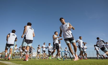 Un futbolista de la Selección Argentina sufrió un fuerte desgarro tras los amistosos. Un futbolista de la Selección Argentina sufrió un fuerte desgarro tras los amistosos.