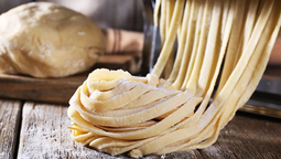 altText(Fideos caseros con 3 ingredientes: los secretos de la receta más sabrosa)}