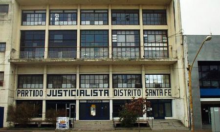 Mediante un comunicado dado a conocer tras el encuentro, se informó oficialmente que “el PJ y sus aliados siguen trabajando en pos de la unidad”. Mediante un comunicado dado a conocer tras el encuentro, se informó oficialmente que “el PJ y sus aliados siguen trabajando en pos de la unidad”.