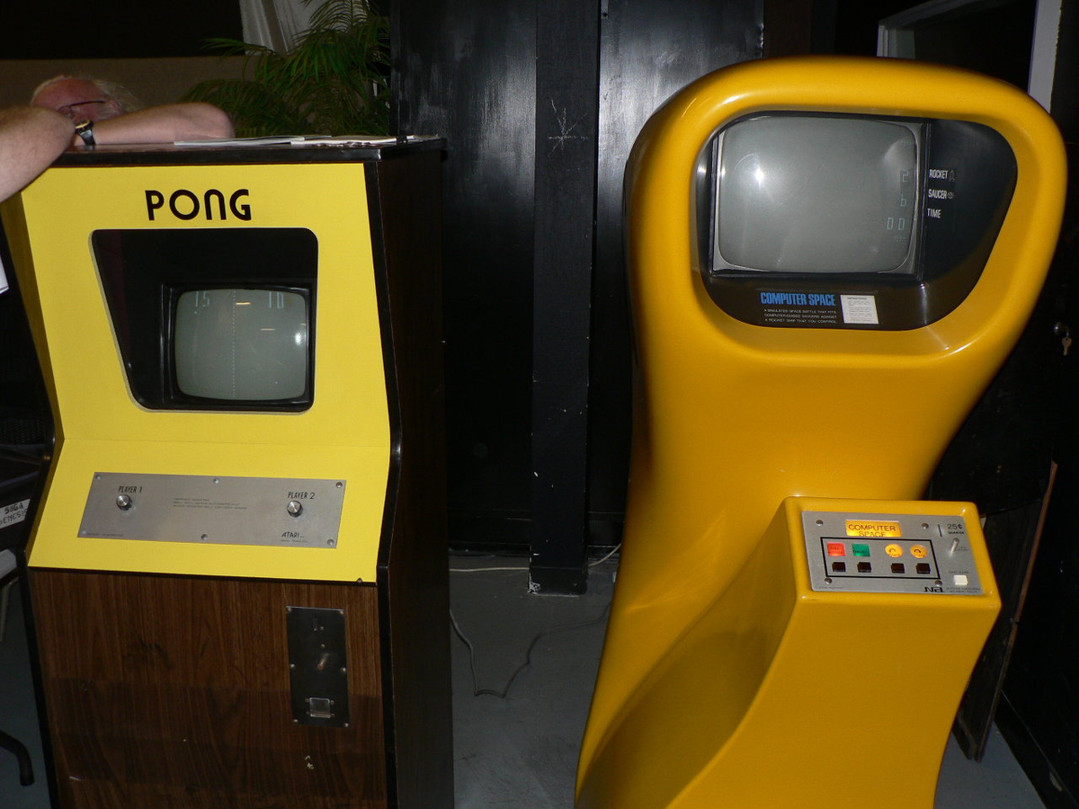 Pong y Computer Space de Nolan Bushnell y Ted Dabney, fundadores de Atari.