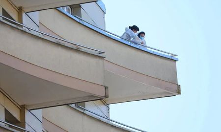 Horror y misterio: cuatro personas de una misma familia saltaron de un balcón y murieron