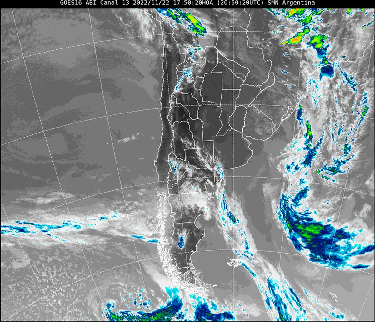 En la imagen satelital se observa que continúa predominando el cielo despejado en todo el centro y norte argentino.