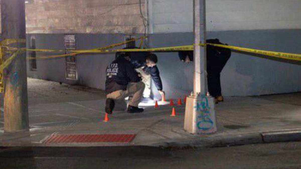 El hecho ocurrió en el barrio de Queens y los lesionados fueron trasladados a un centro de salud cercano al lugar.